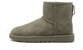 UGG Classic Mini II Boot Moss Green Grip Lock