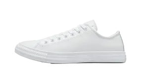 Chuck Taylor All Star Ox Leather "Triple White" Petite Fit