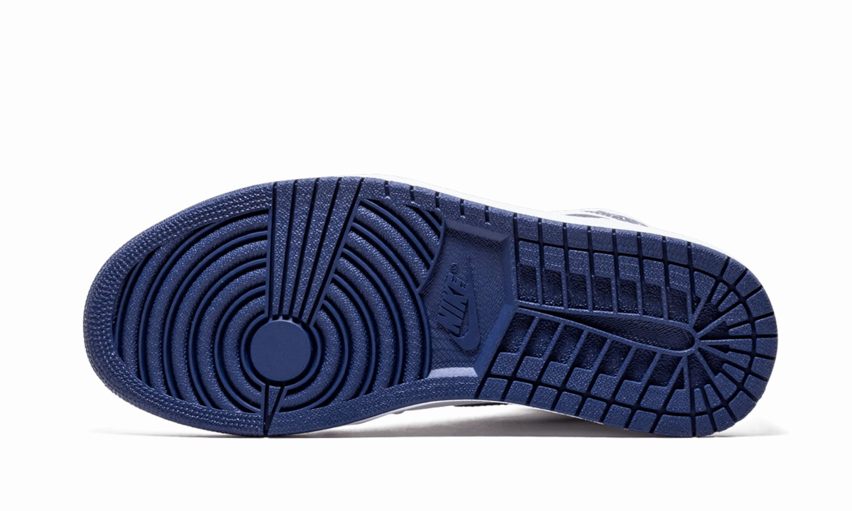 Air Jordan 1 Retro "Metallic Navy" Smart Look