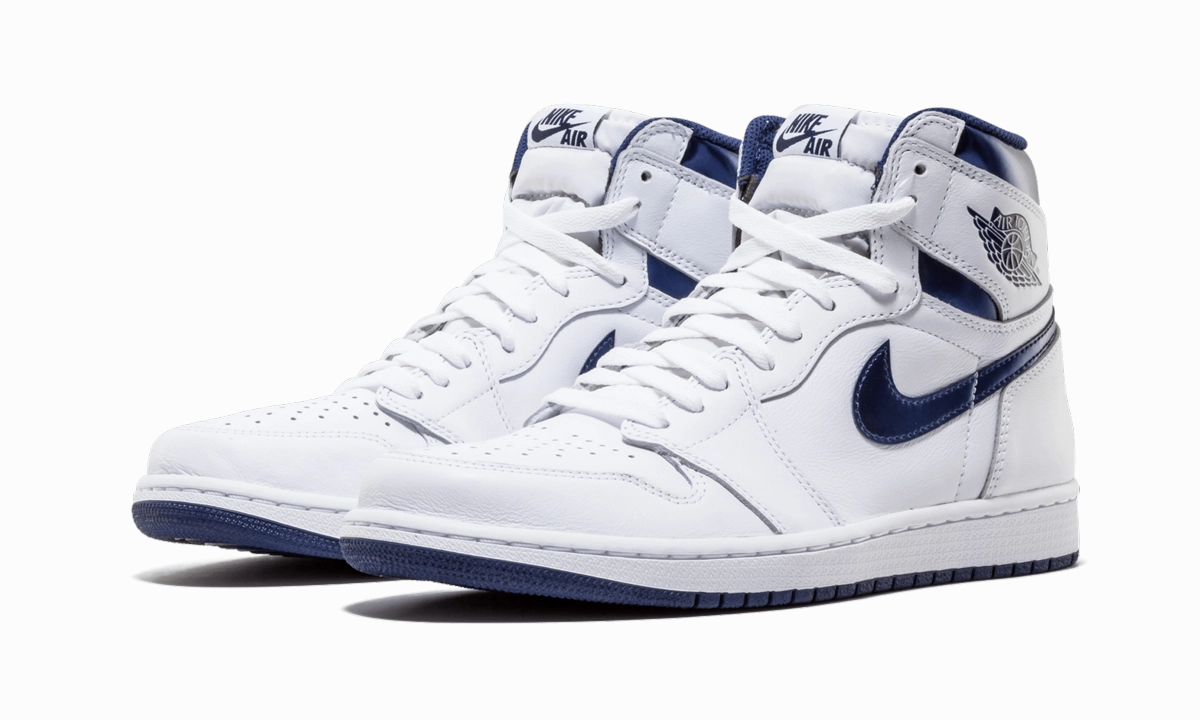 Air Jordan 1 Retro "Metallic Navy" Weekend Ready