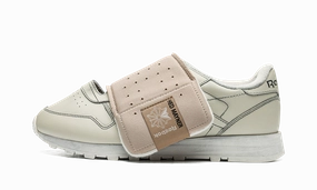 Classic Leather "Hed Mayner" running in a chairlift area shoes