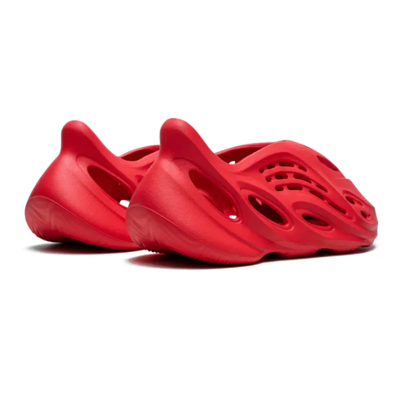 Yeezy Foam RNNR Vermillion Leaf Touch Errand Day