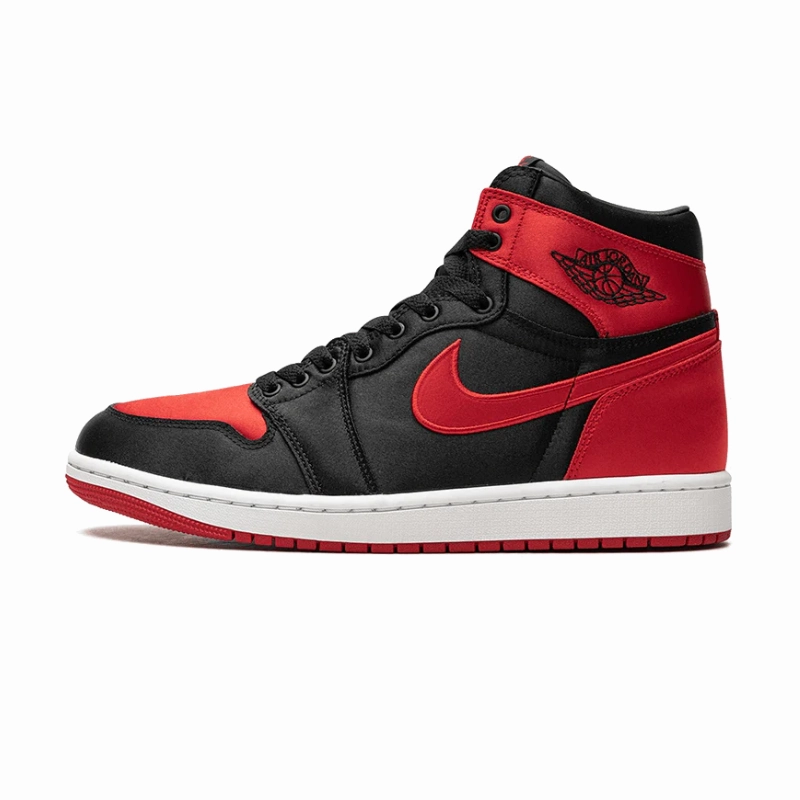 Air Jordan 1 Retro High OG Satin Bred sunny running