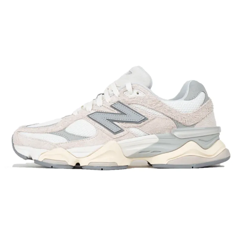 Foot Hug New Balance 9060 Moonbeam Sea Salt