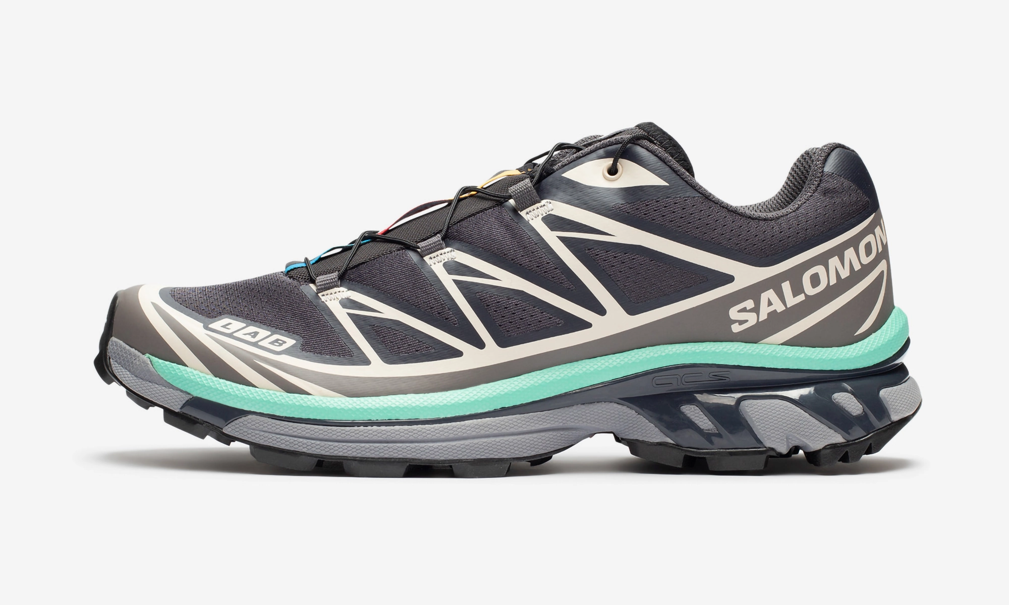 XT-6 "Nine Iron Quicksilver" running with a maximalist style