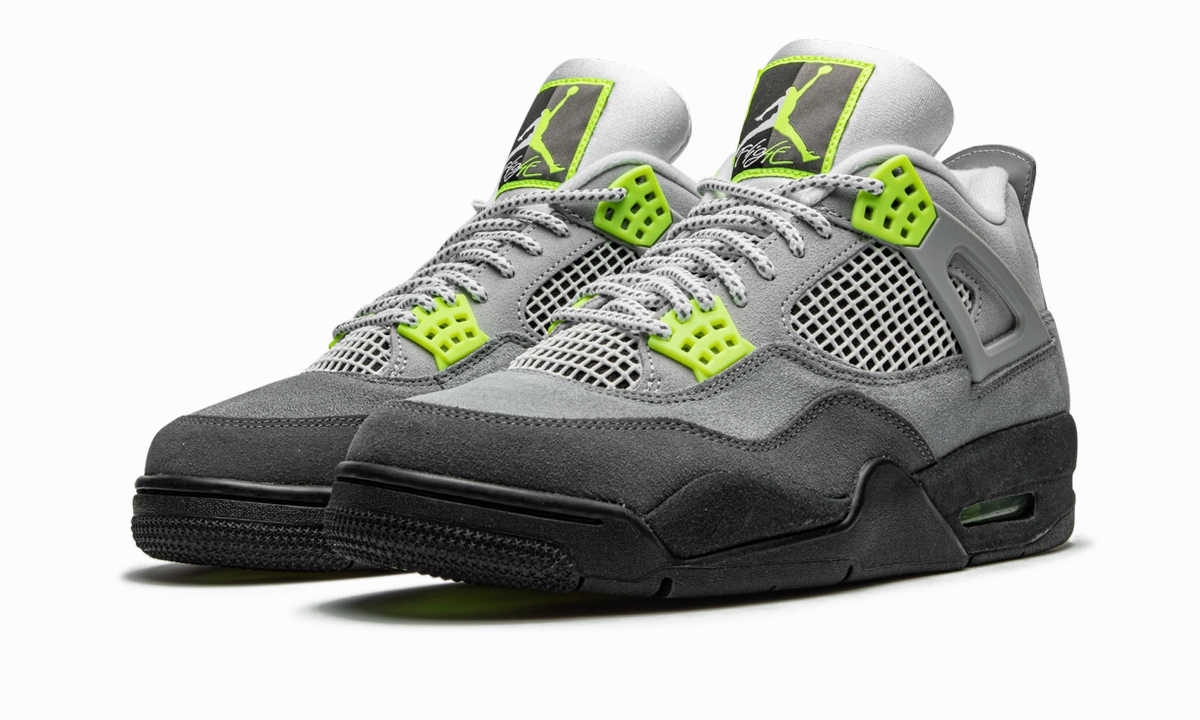 Air Jordan 4 Retro SE "Neon" Versatile Silhouette