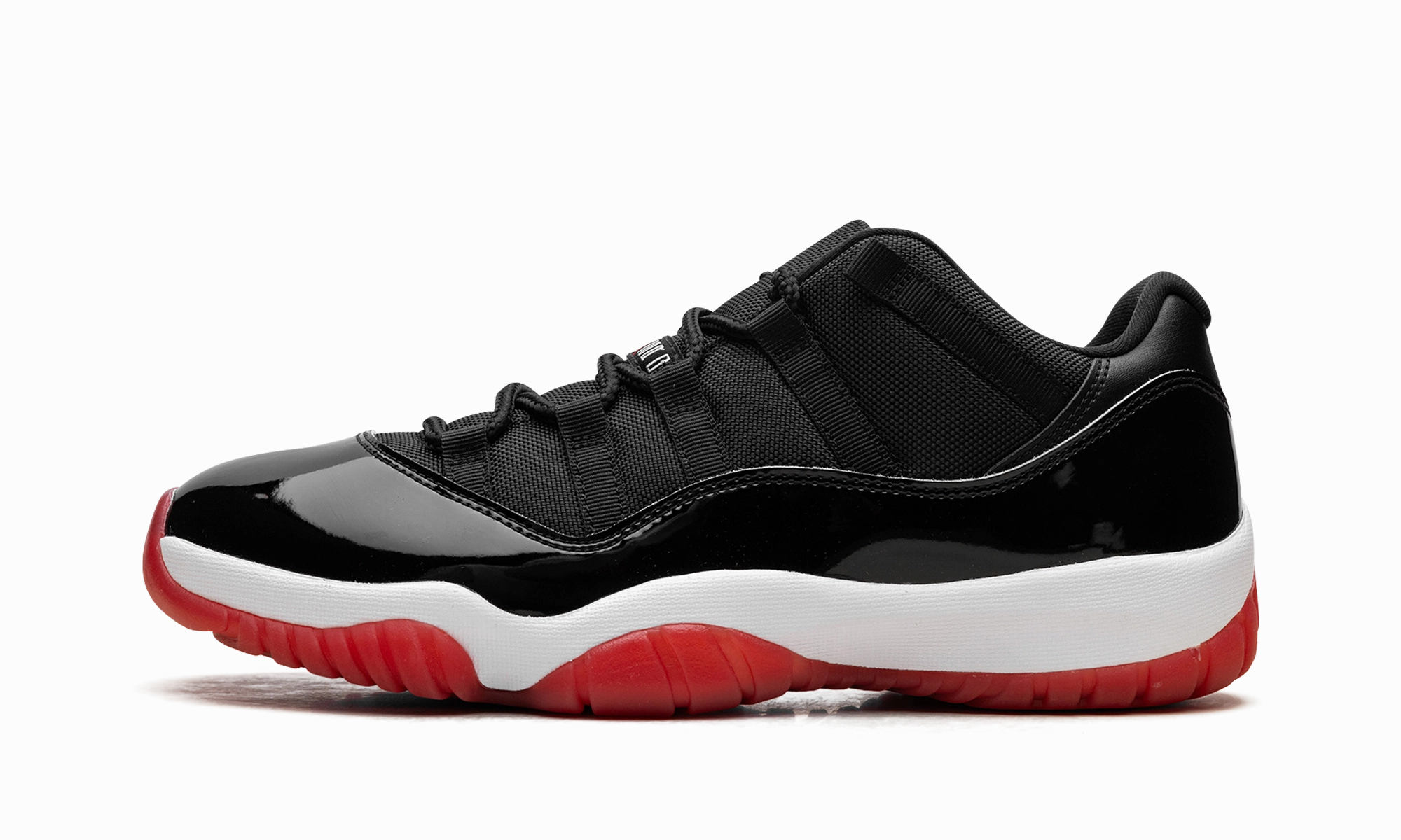 Air Jordan 11 Retro Low "Bred (2025)" Comfortable insoles running legacy