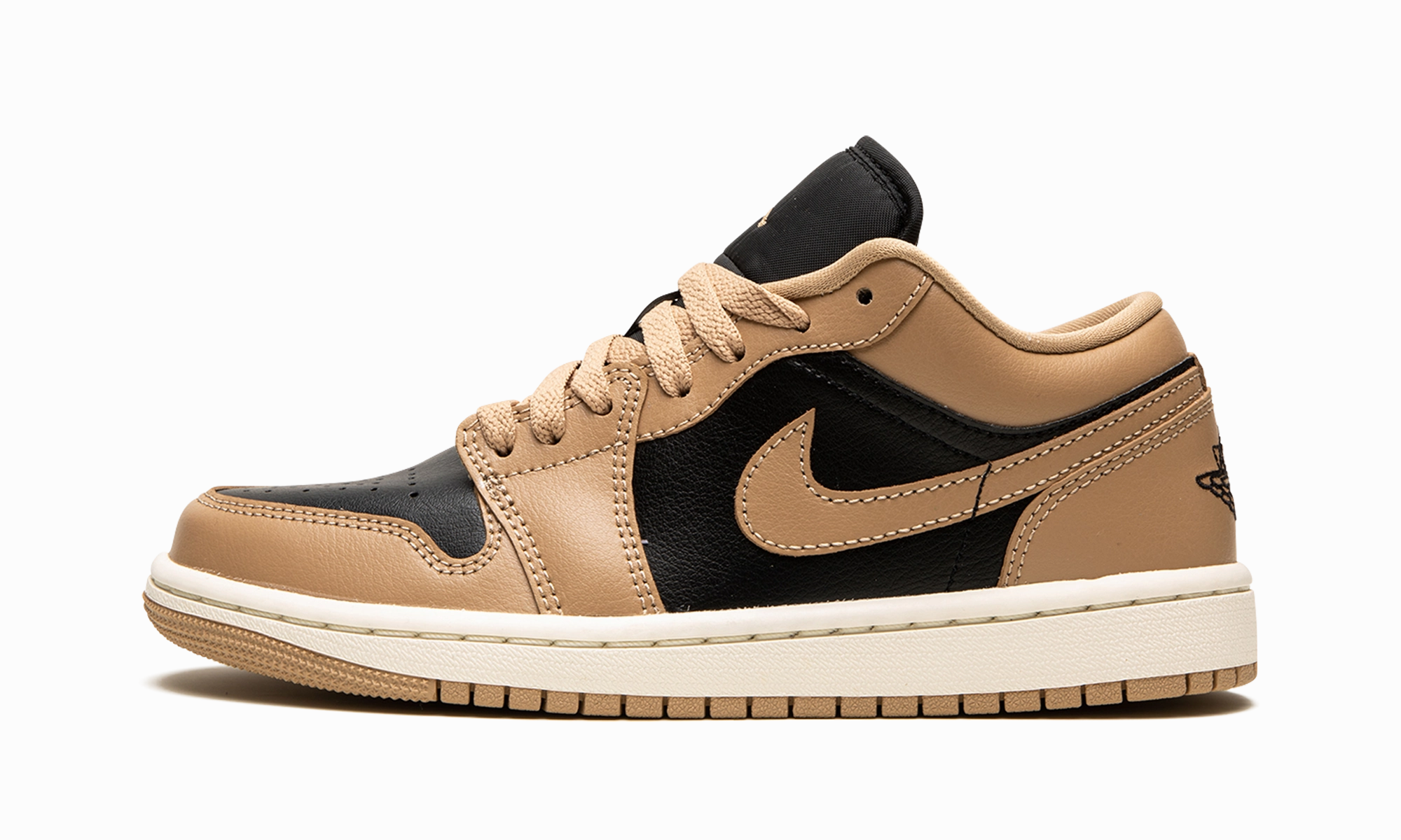 Air Jordan 1 Low WMNS "Desert / Black" Flattering Fit
