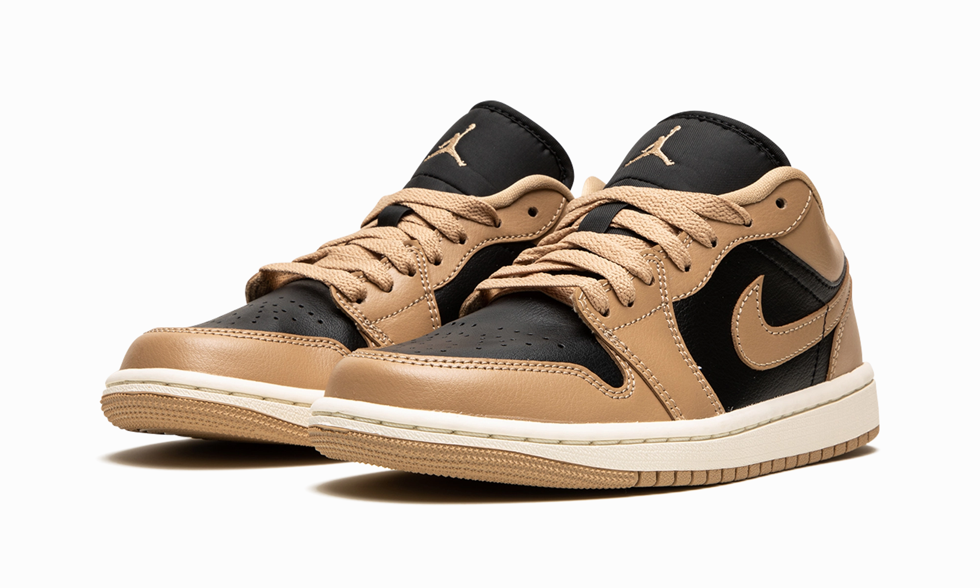 Back Pull Air Jordan 1 Low WMNS "Desert / Black"