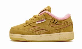 Club C Revenge TD "Tom And Jerry" running in dusty tracks shoes