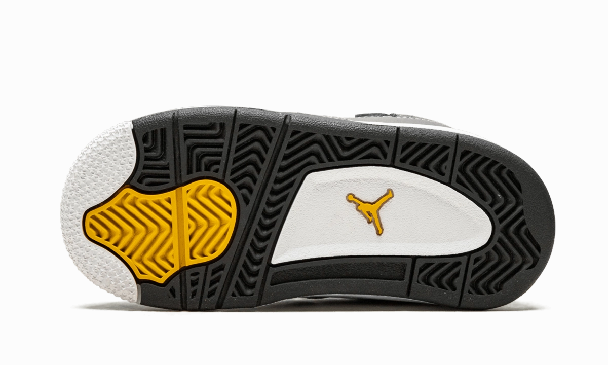 Urban Runner Timeless Chic Jordan 4 Retro TD "Cool Grey"