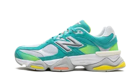female athlete shoes 9060 "Cyan Burst"