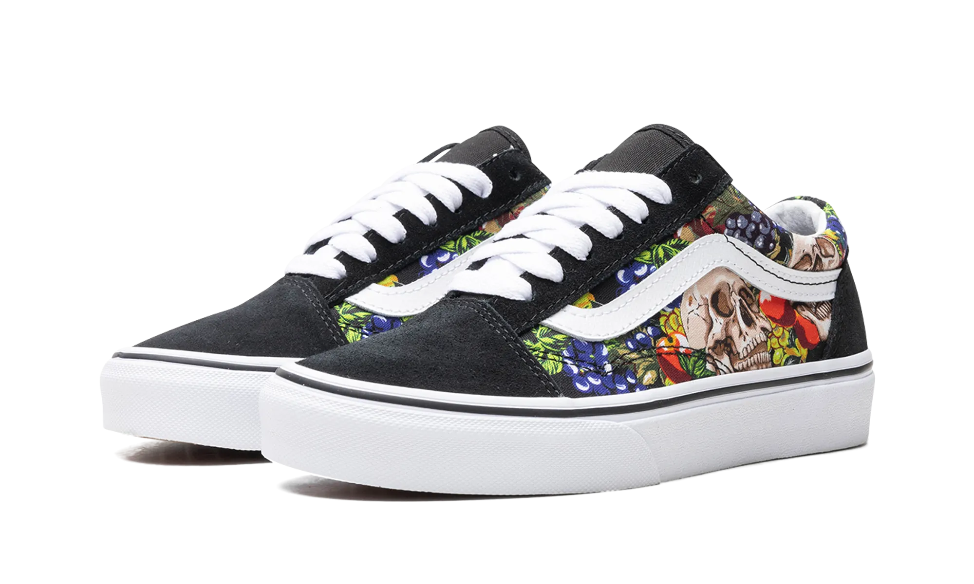 Old Skool "Fruit Skull" Casual Look