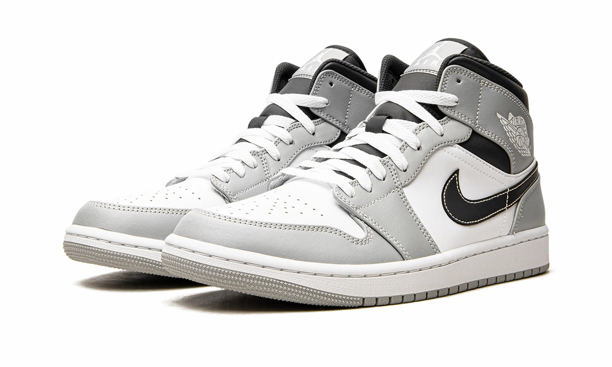 Air Jordan 1 Mid "Light Smoke Grey 2.0" Streamlined wear