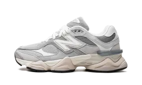 9060 "Slate Grey" running posture