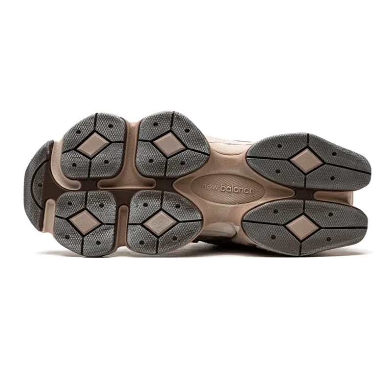 Strike Hike New Balance 9060 Mushroom Brown