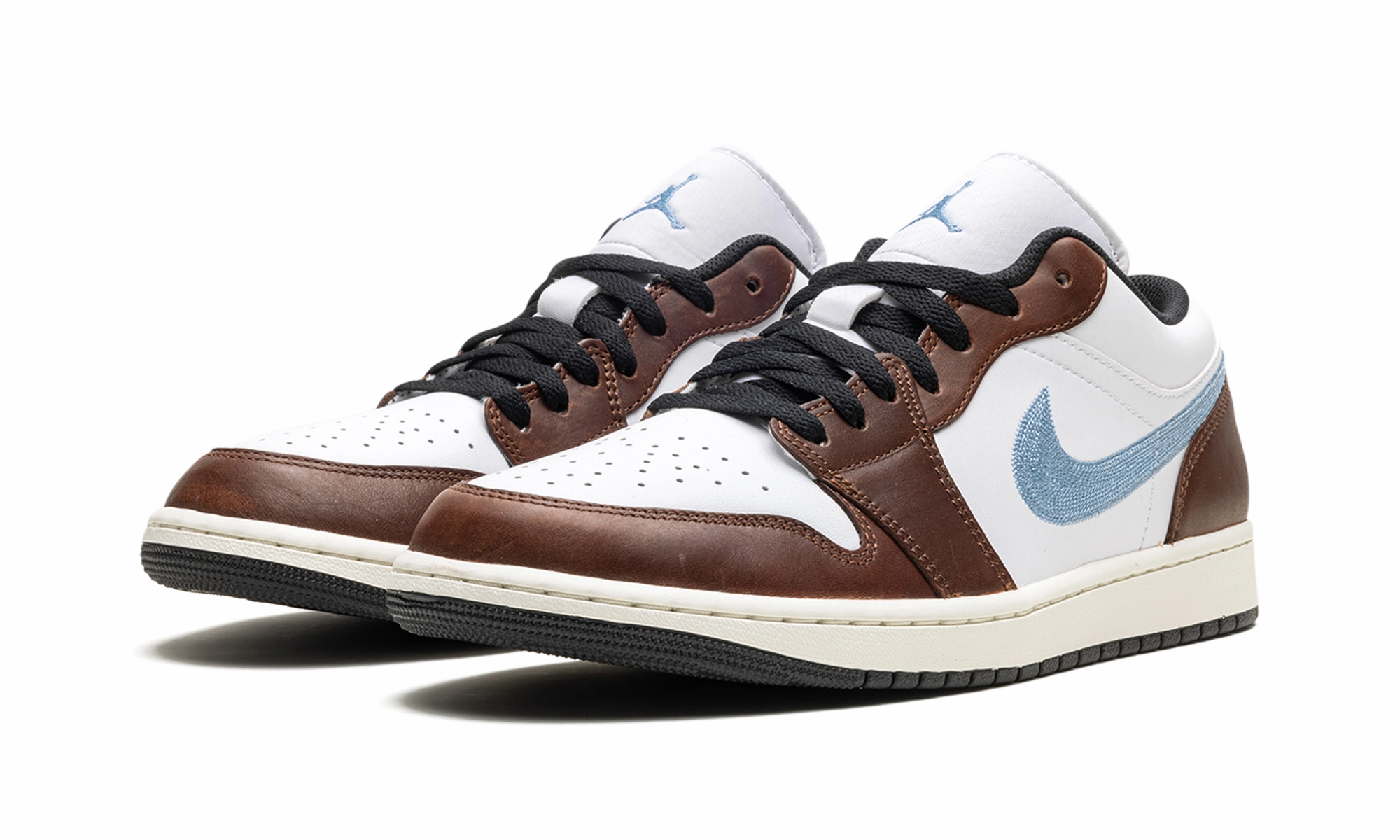 Air Jordan 1 Low SE "Embroidered Swoosh - Mocha" Distinctive materials