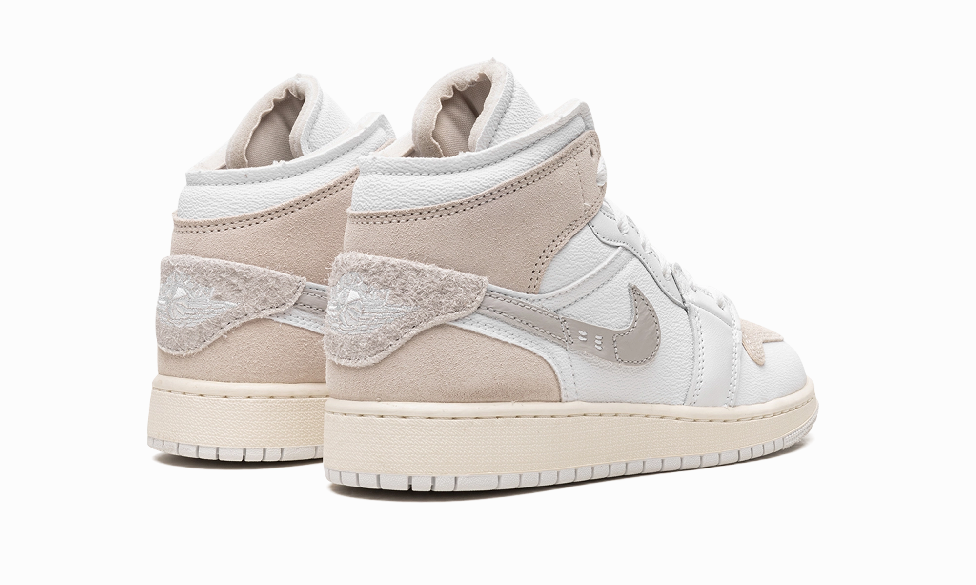 Casual Outfit Trend-setting silhouette Air Jordan 1 GS "Inside Out White Sail"