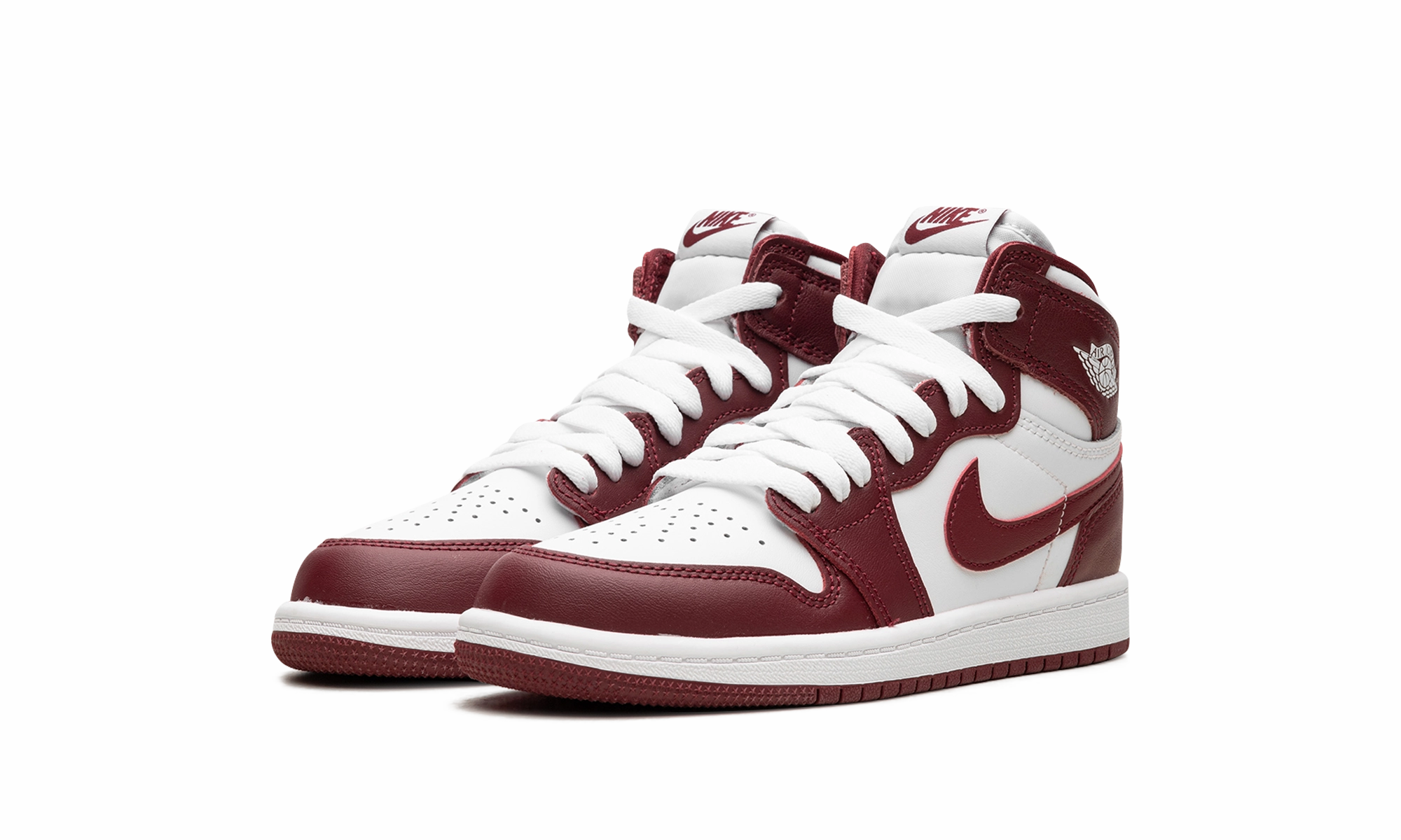 Fitness Trail Air Jordan 1 Retro High OG PS "Team Red"