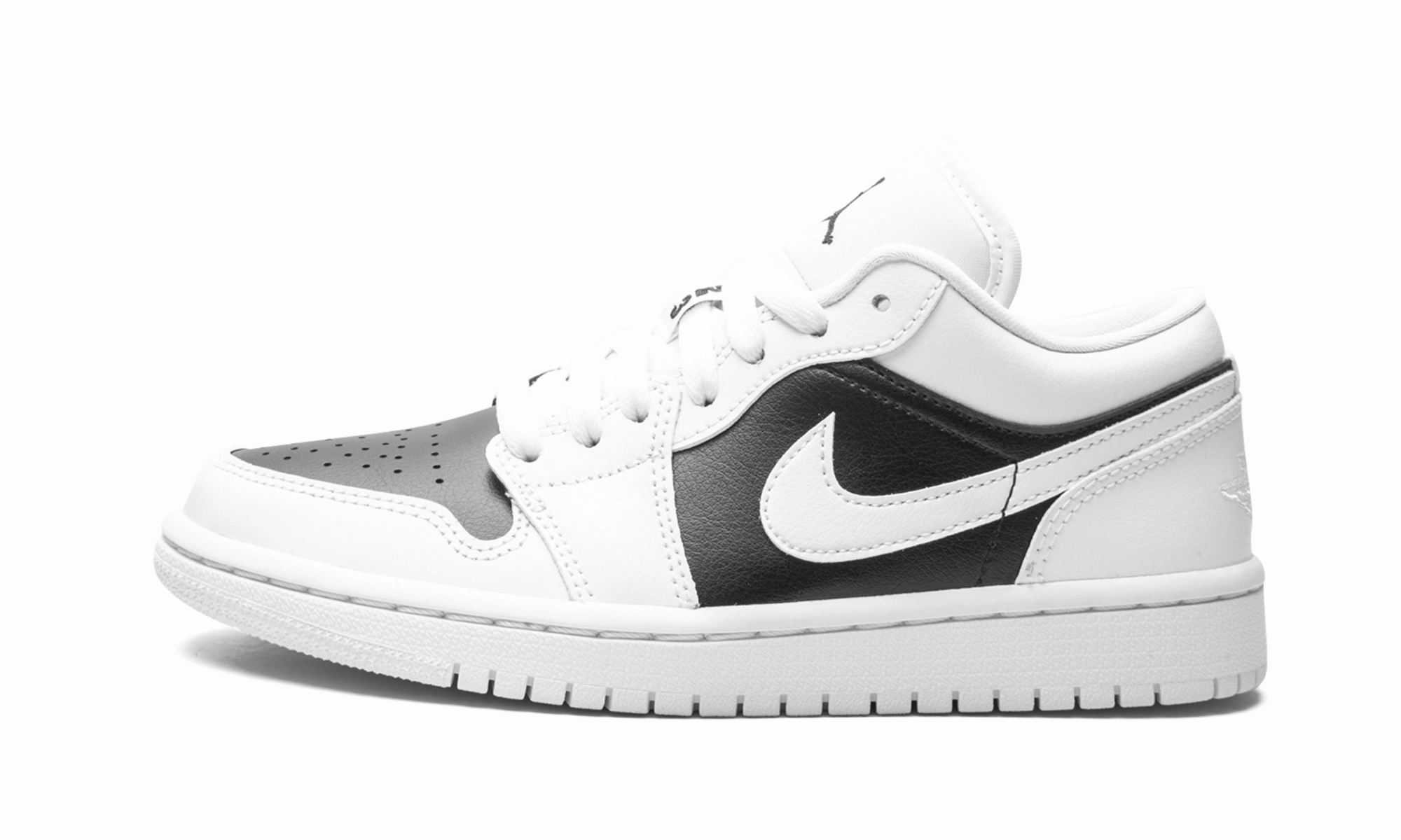 AIR JORDAN 1 LO WMNS "Panda" Casual Edge Boosted style