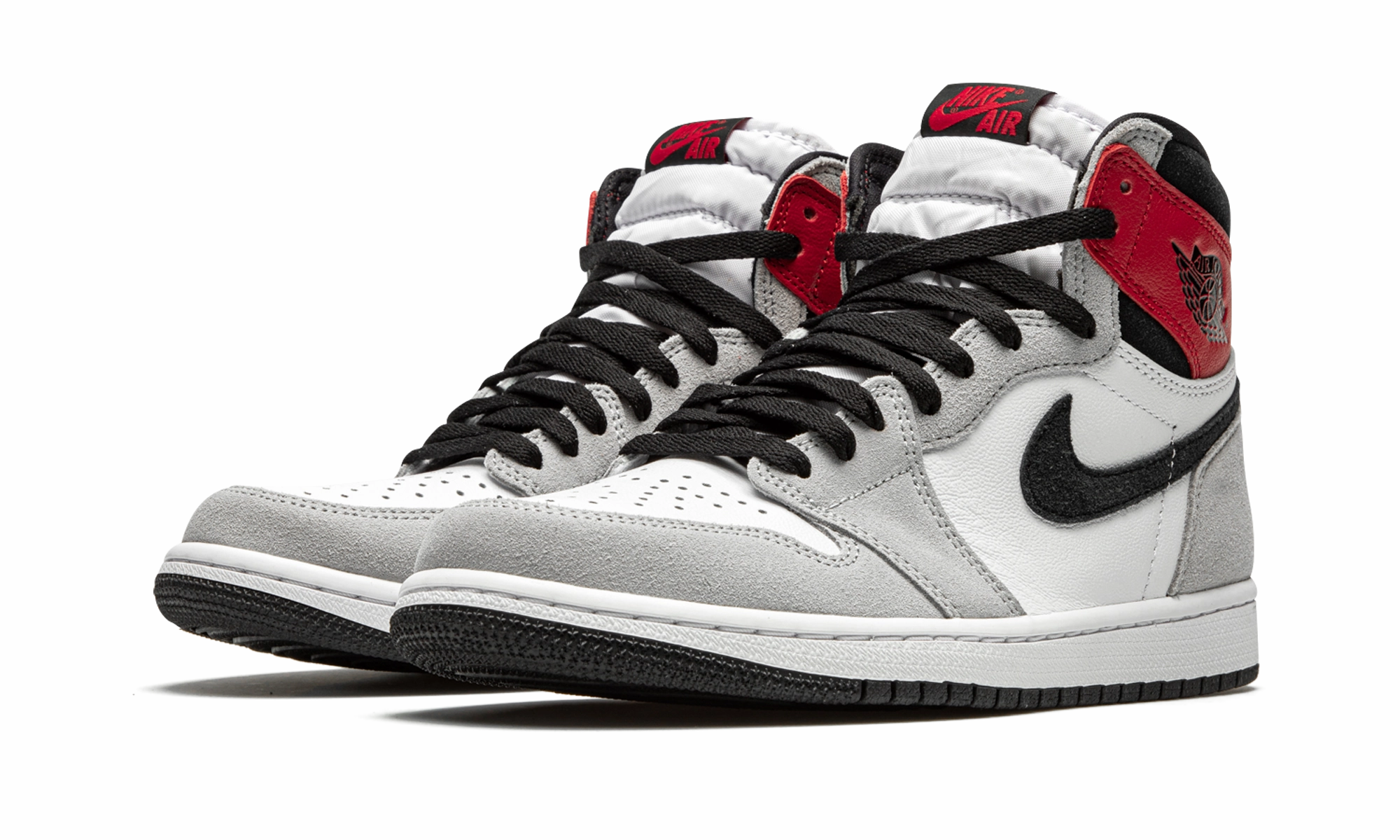 Air Jordan 1 Retro High OG "Light Smoke Grey" Trendy Design