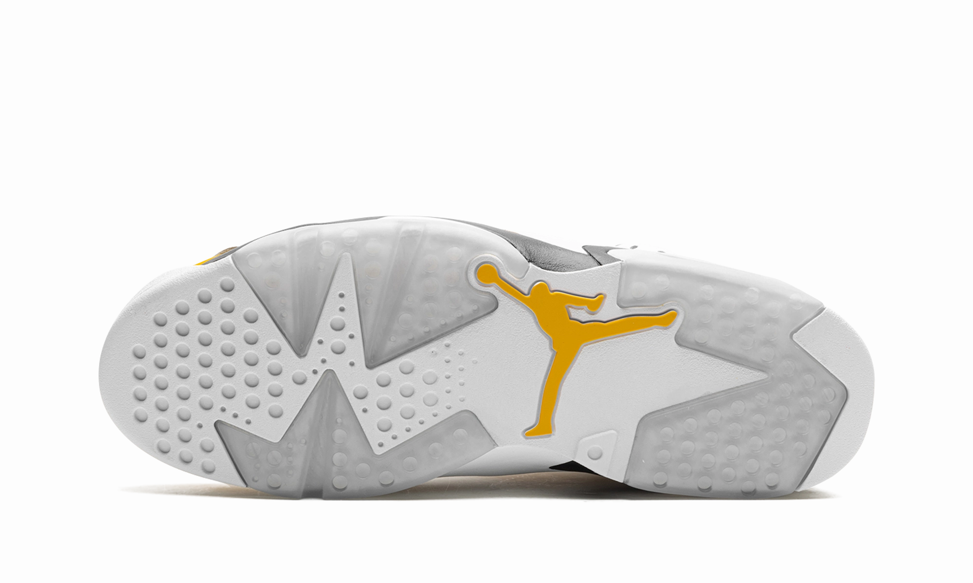 running with a high - top design lacrosse shoes Air Jordan 6 "Yellow Ochre"