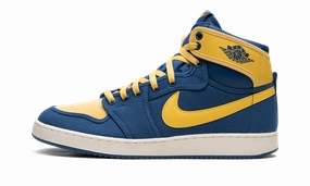 Walking Vibe Air Jordan 1 KO "Laney"