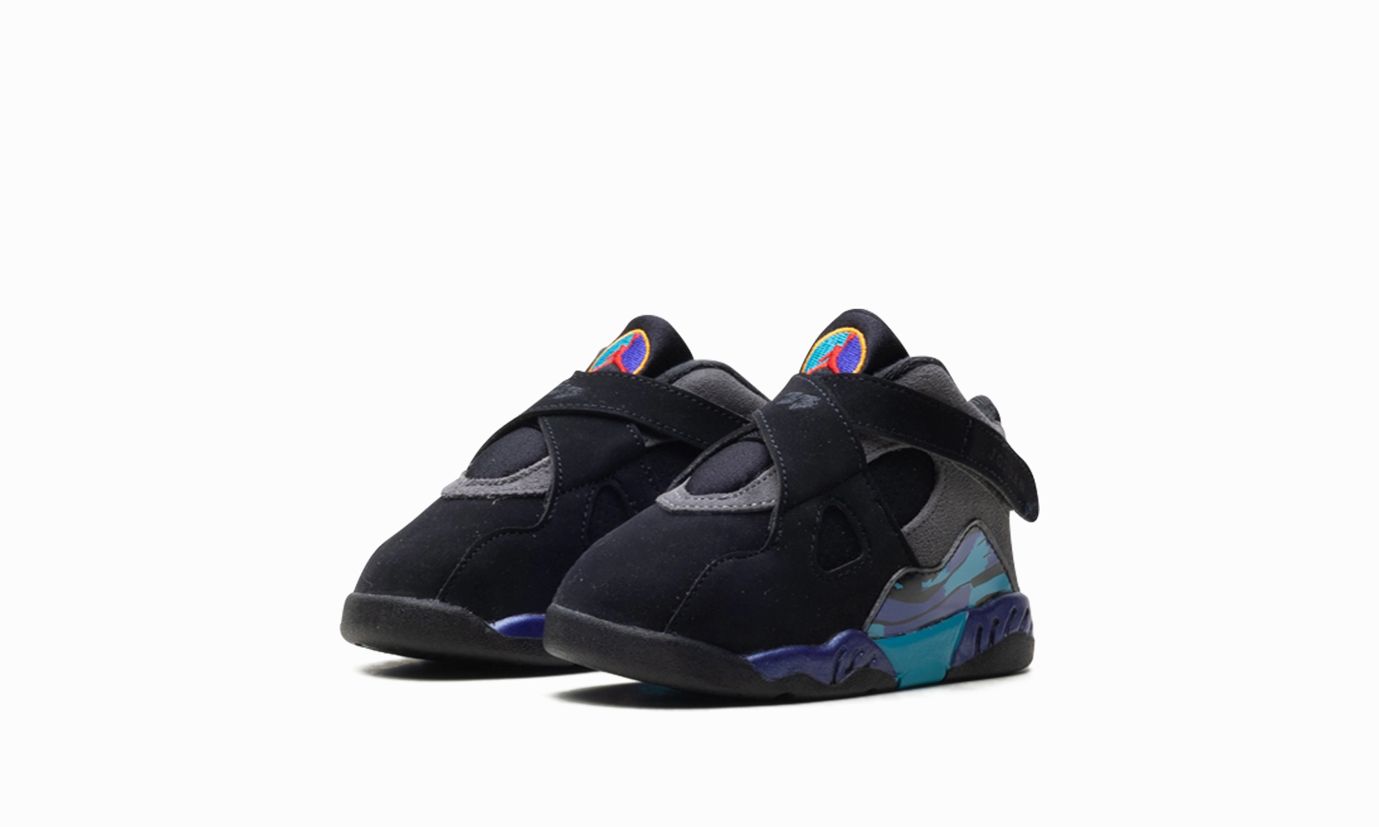Air Jordan 8 Retro TD "Aqua (2025)" group runs