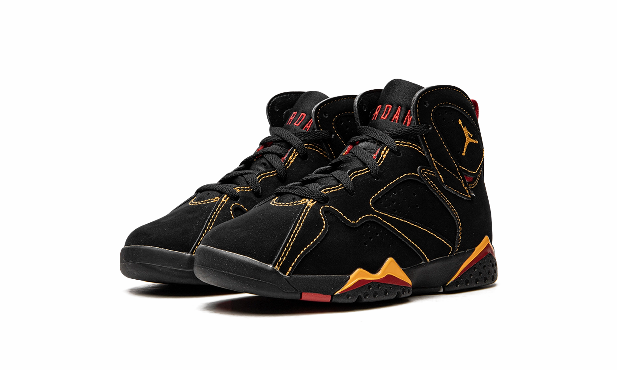 Air Jordan 7 Retro PS "Citrus 2022" running in a concrete bridge area shoes sweat - management - feature shoes