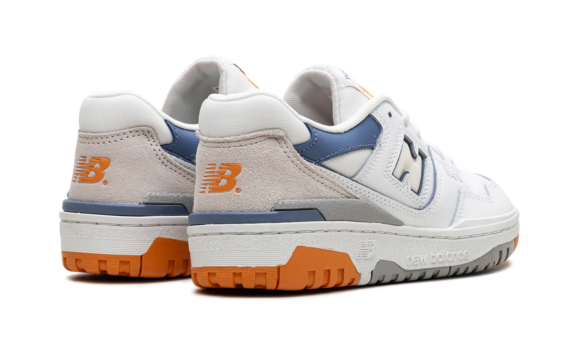 550 GS "White Mercury Blue" running in a tram station area shoes