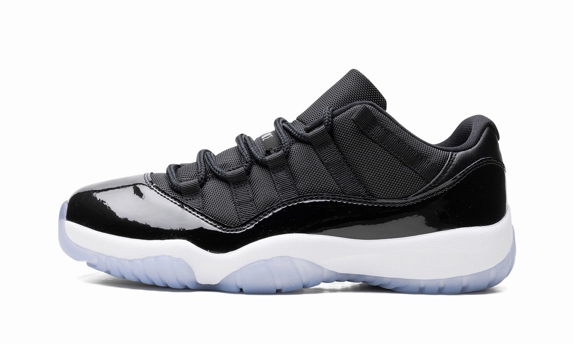 Air Jordan 11 Low "Space Jam" Removable running for a positive mindset